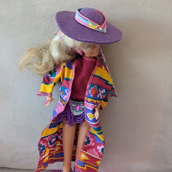 8 Barbie play lot - Picture 4 of 7